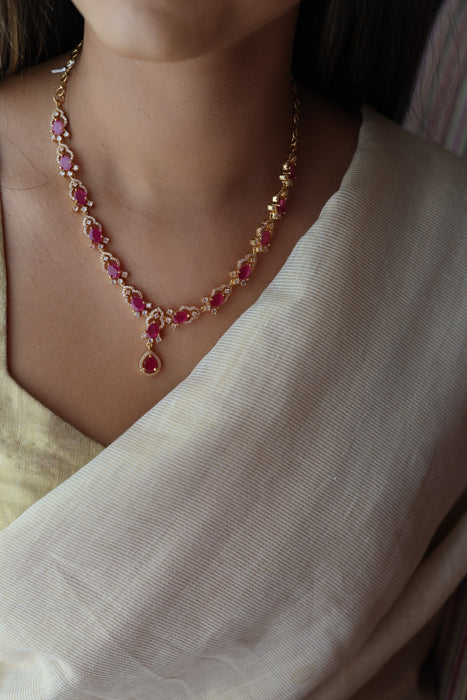 Heritage gold plated ruby white stone short necklace with earrings H389