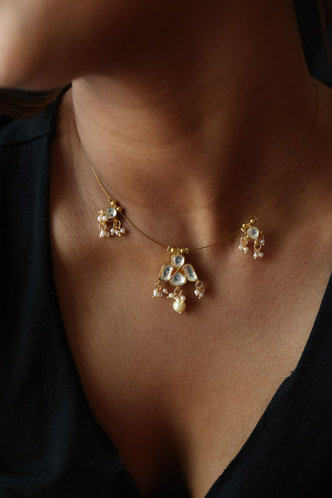 Invisible chain kundan stone short necklace with earrings IN789