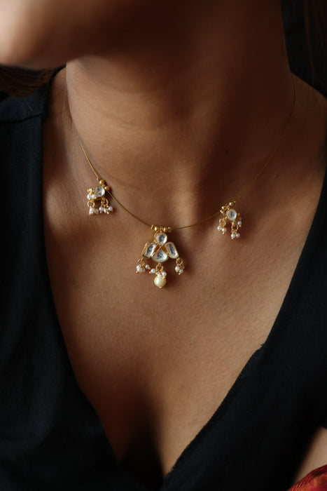 Invisible chain kundan stone short necklace with earrings IN789