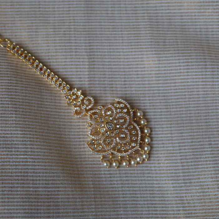 Heritage gold plated white tone tikka TH287