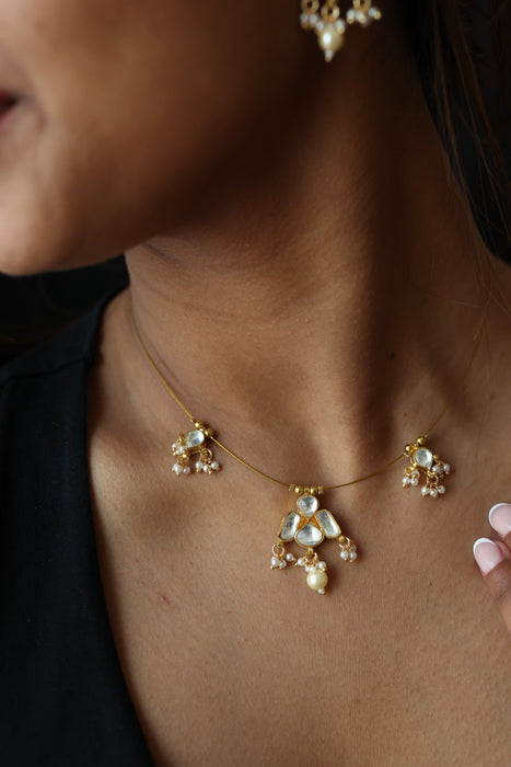 Invisible chain kundan stone short necklace with earrings IN789