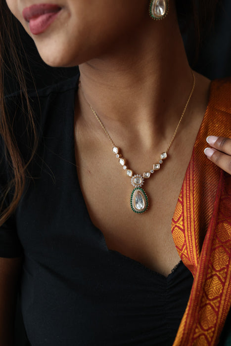 Minimal kundan green stone short necklace with earrings MS3253
