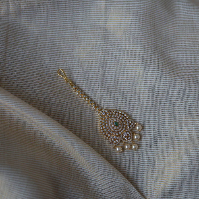 Heritage gold plated white tone tikka TH221