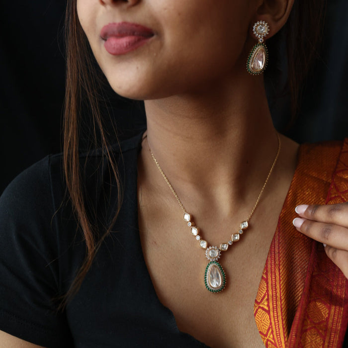 Minimal kundan green stone short necklace with earrings MS3253