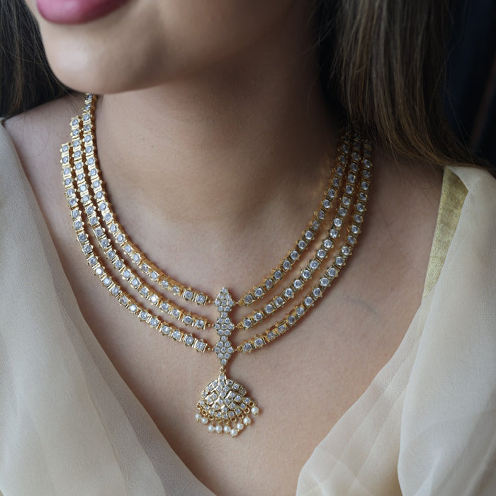 Heritage gold plated white stone layer short necklace H9292