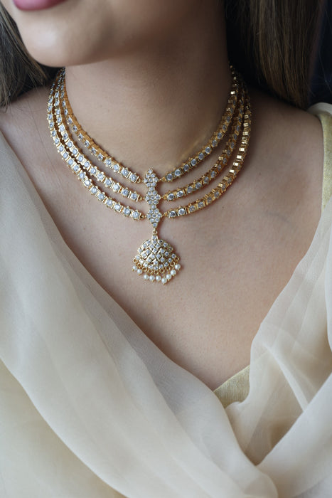 Heritage gold plated white stone layer short necklace H9292