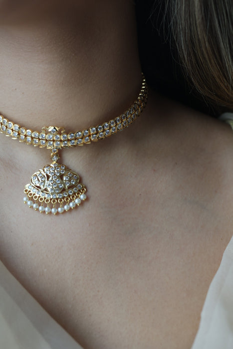 Heritage gold plated white stone short necklace H9776