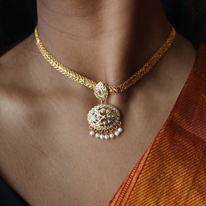 Heritage gold plated white stone short necklace H511