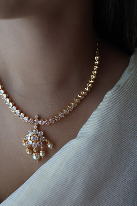Heritage gold plated white stone short necklace with earrings HW8996