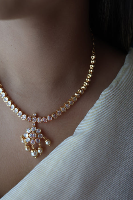 Heritage gold plated white stone short necklace with earrings HW8996