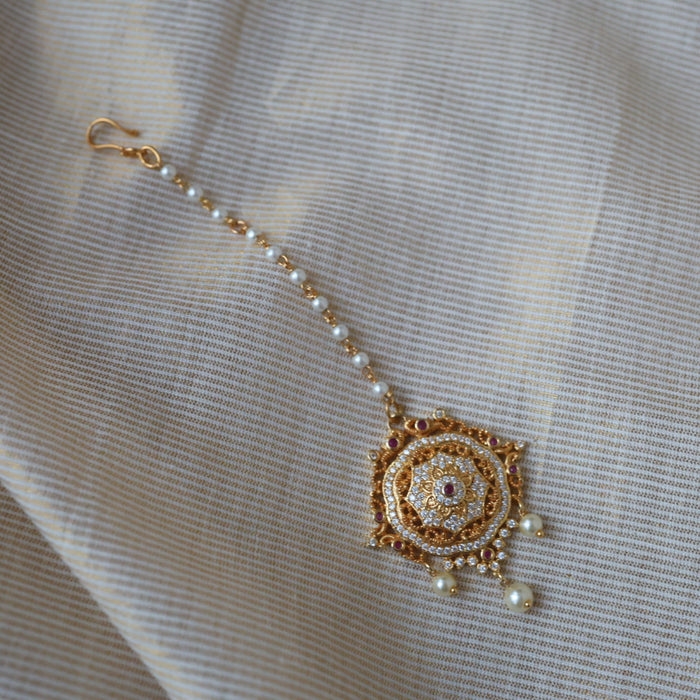 Heritage gold plated ruby white tikka TH540