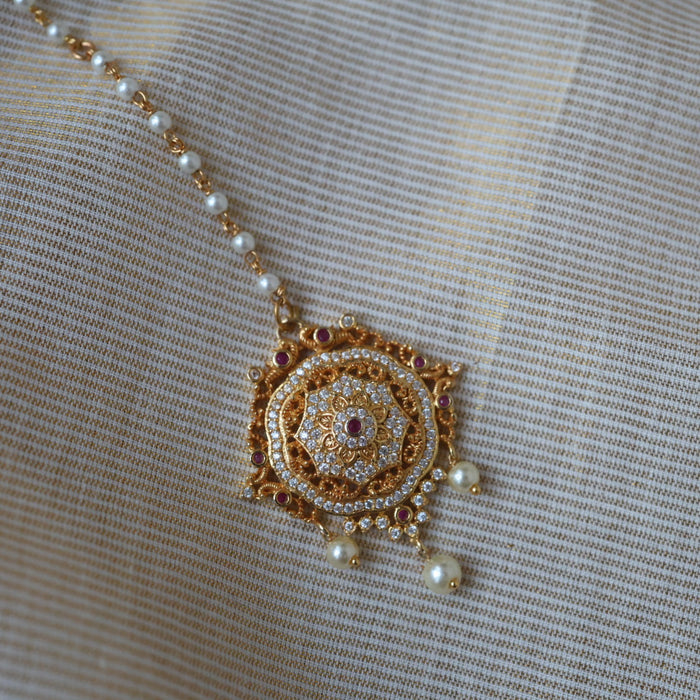 Heritage gold plated ruby white tikka TH540