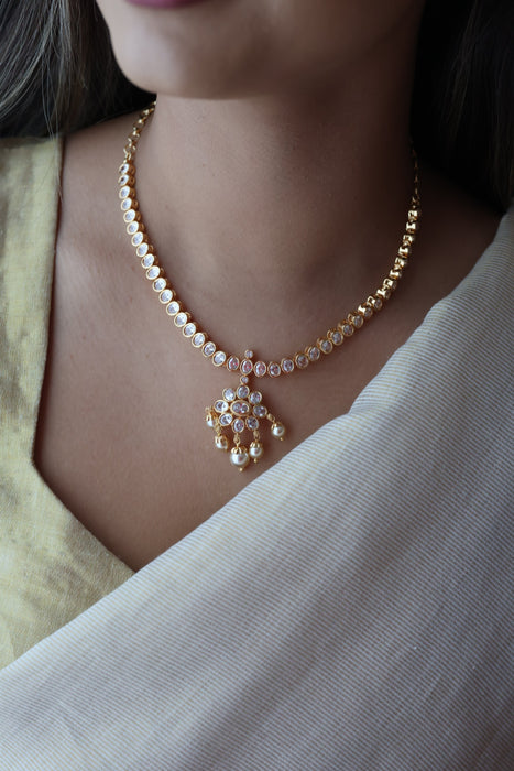 Heritage gold plated white stone short necklace with earrings HW8996