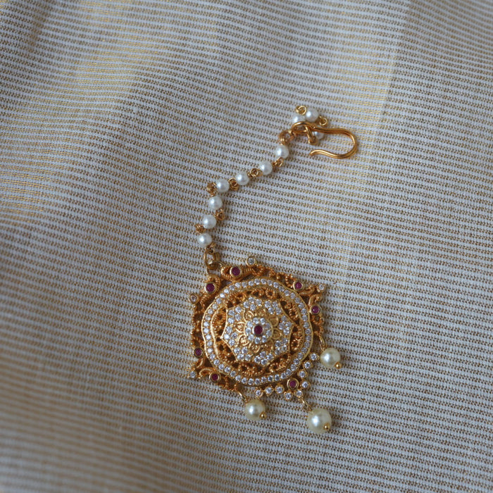 Heritage gold plated ruby white tikka TH540