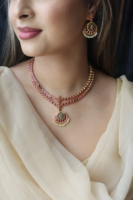 Heritage gold plated ruby green stone layer short necklace H1789