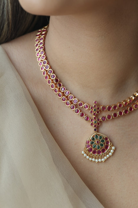 Heritage gold plated ruby green stone layer short necklace H1789