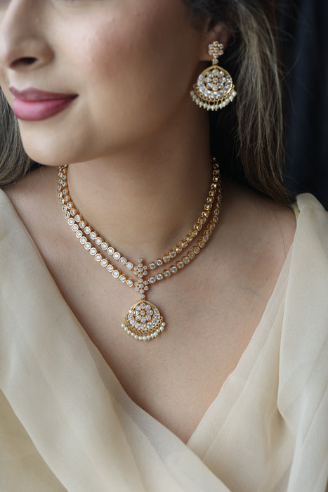 Heritage gold plated white stone layer short necklace H7883