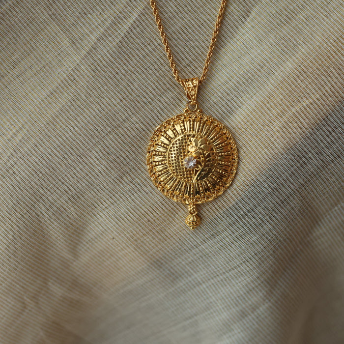 Heritage gold plated padakam long chain HC7611