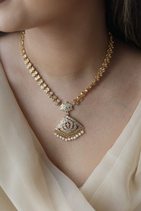 Heritage gold plated white stone short necklace with earrings H2011