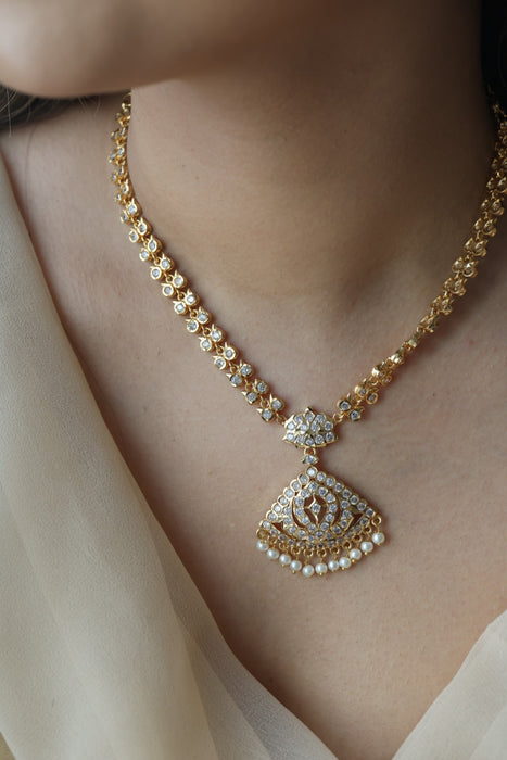 Heritage gold plated white stone short necklace with earrings H2032