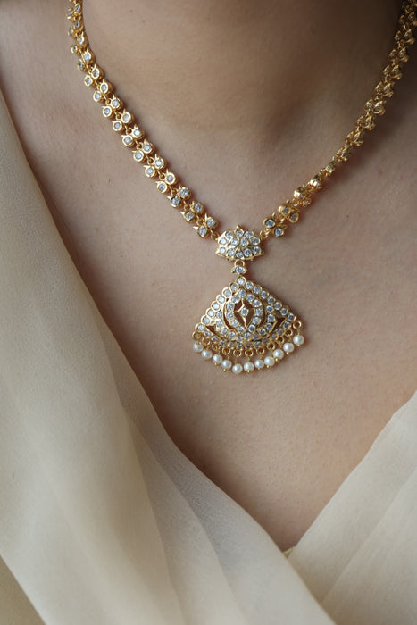 Heritage gold plated white stone short necklace with earrings H2032