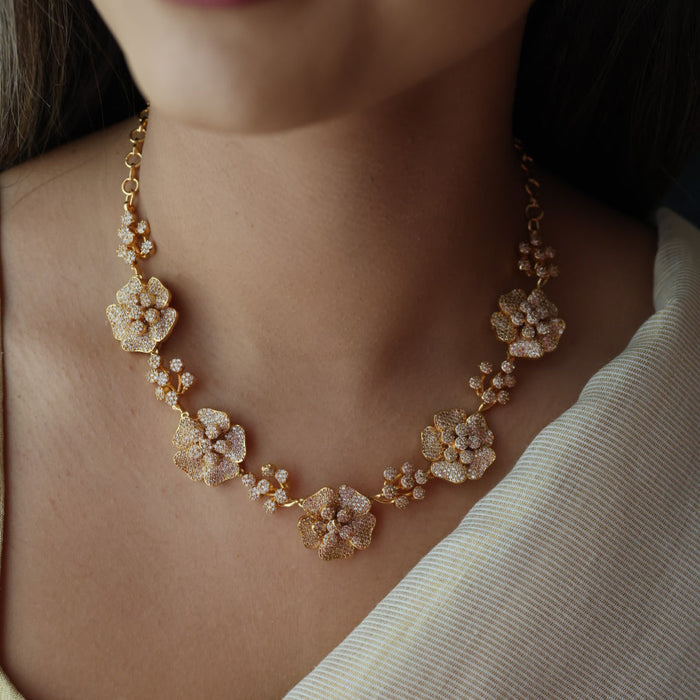 Heritage gold plated white stone short necklace with earrings HW8789