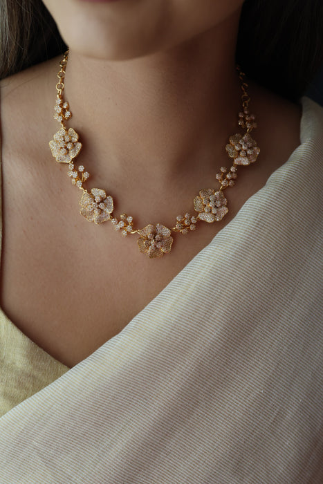 Heritage gold plated white stone short necklace with earrings HW8789
