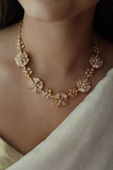 Heritage gold plated white stone short necklace with earrings HW8789