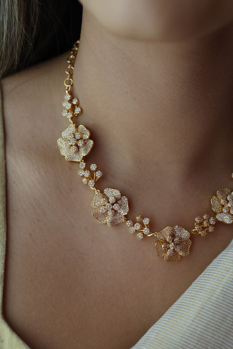 Heritage gold plated white stone short necklace with earrings HW8789