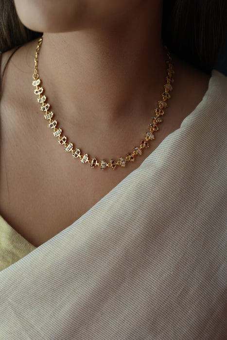 Heritage gold plated ruby white stone short necklace H903