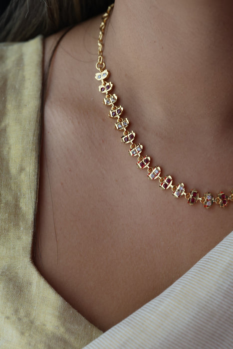 Heritage gold plated ruby white stone short necklace H903
