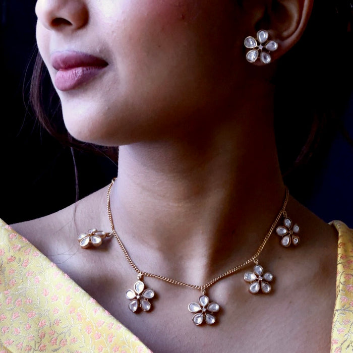 Minimal kundan short necklace with earrings MS990