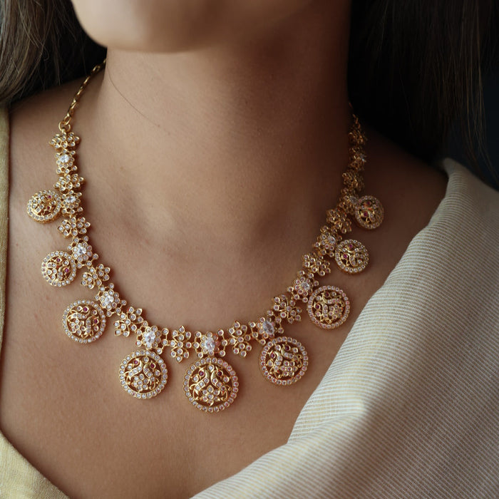 Heritage gold plated white stone short necklace H2333