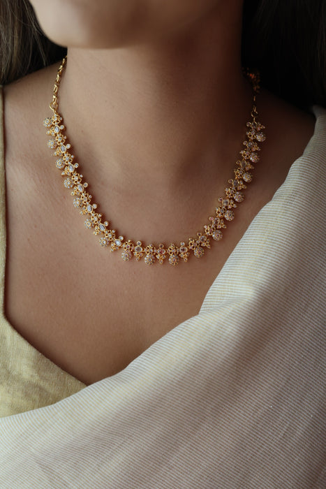 Heritage gold plated white stone short necklace with earrings H244