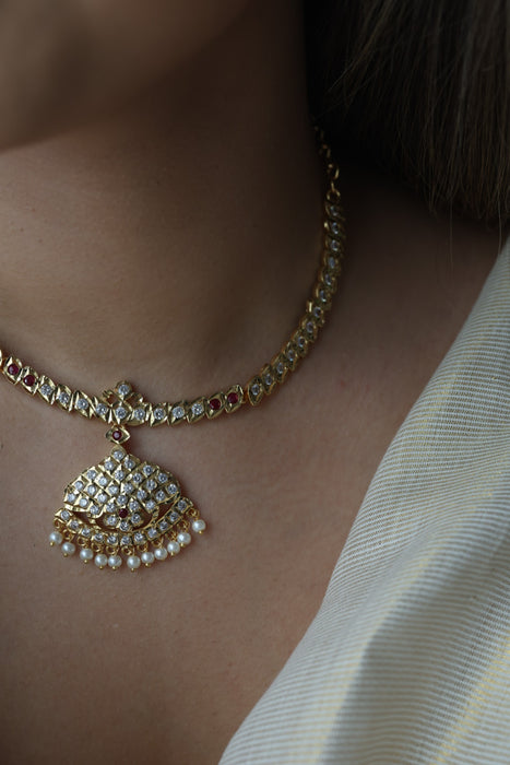 Heritage gold plated white stone short necklace H992