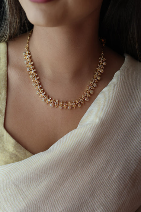 Heritage gold plated white stone short necklace with earrings H244