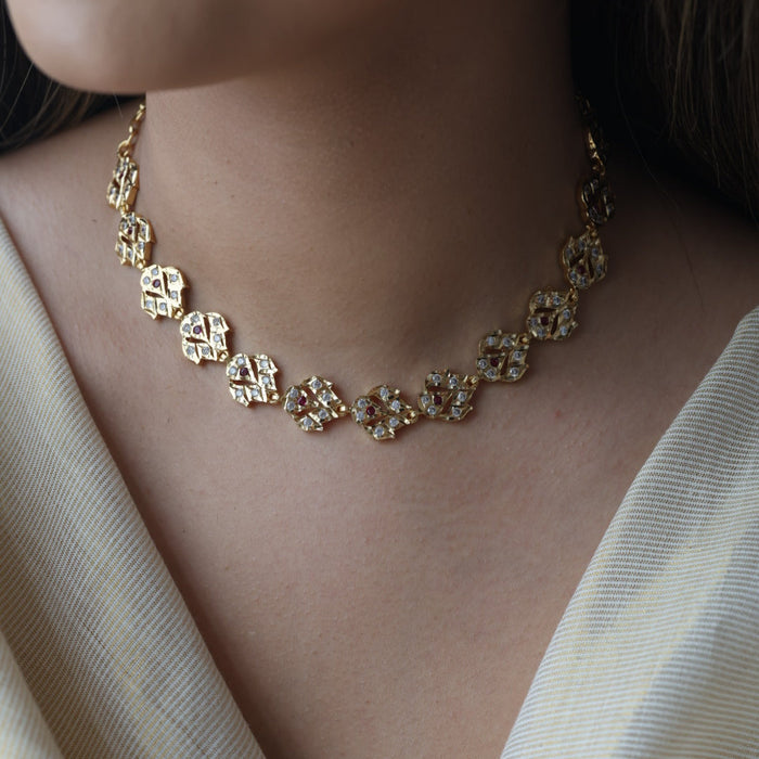 Heritage gold plated ruby white stone short necklace H721