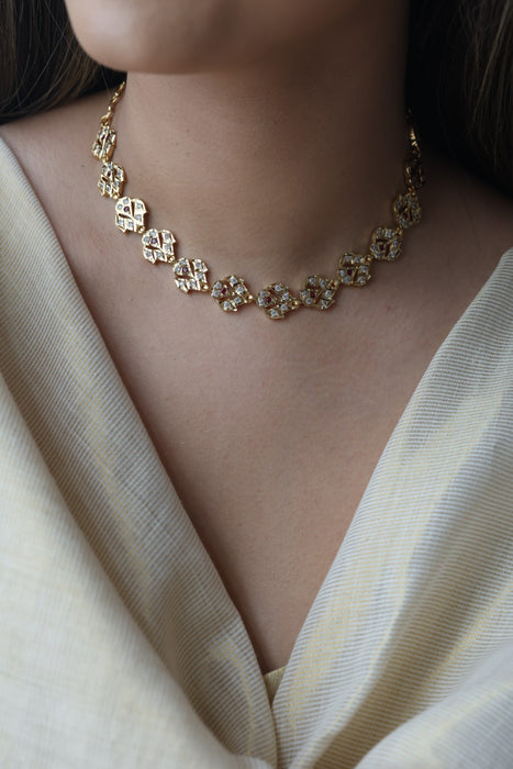 Heritage gold plated ruby white stone short necklace H721