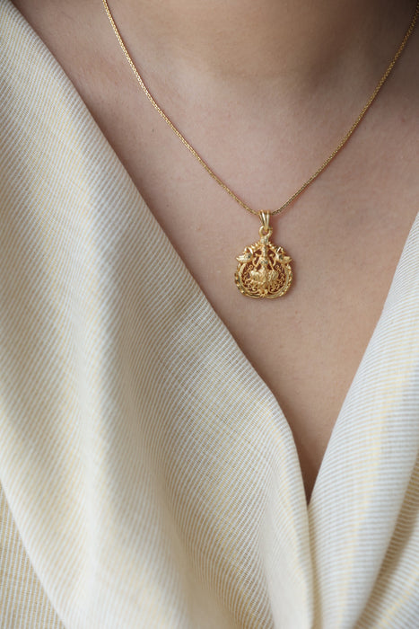 Heritage gold plated lakshmi simple pendant short chain HC8121