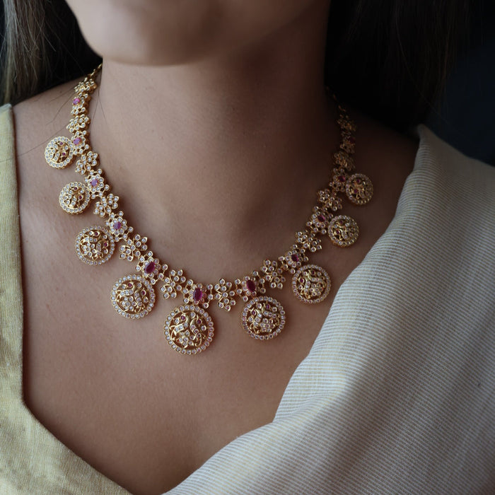 Heritage gold plated white stone coin design short necklace H3344