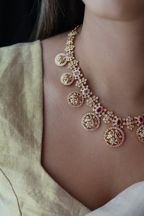 Heritage gold plated white stone coin design short necklace H3344