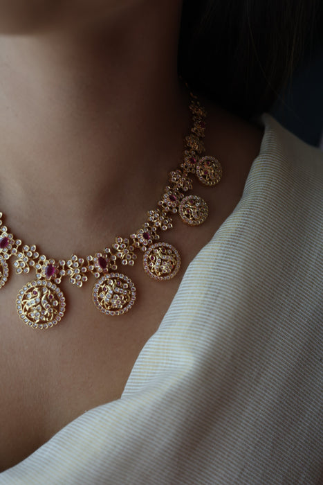 Heritage gold plated white stone coin design short necklace H3344
