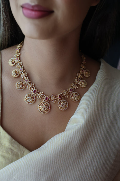 Heritage gold plated white stone coin design short necklace H3344
