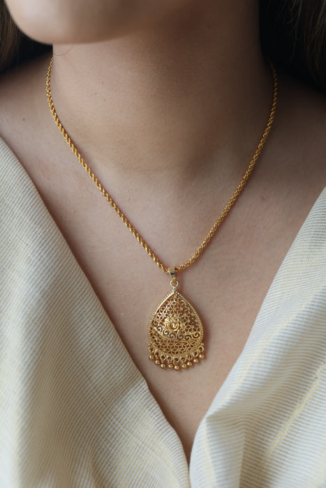 Heritage gold plated simple pendant short chain HC7865