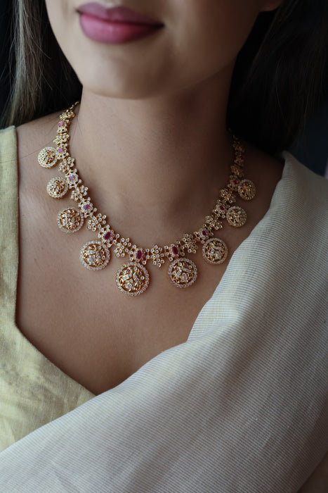 Heritage gold plated white stone coin design short necklace H3344