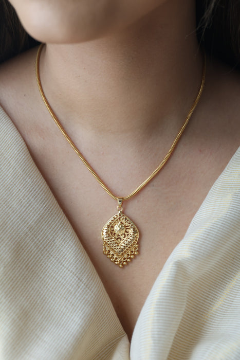 Heritage gold plated simple pendant short chain HC7990