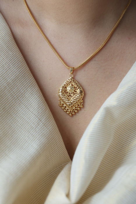 Heritage gold plated simple pendant short chain HC7990