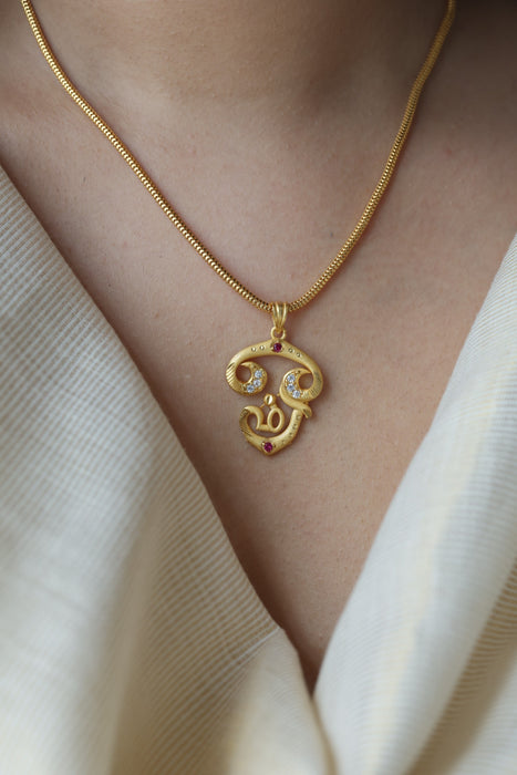Heritage gold plated OM pendant short chain HC6744
