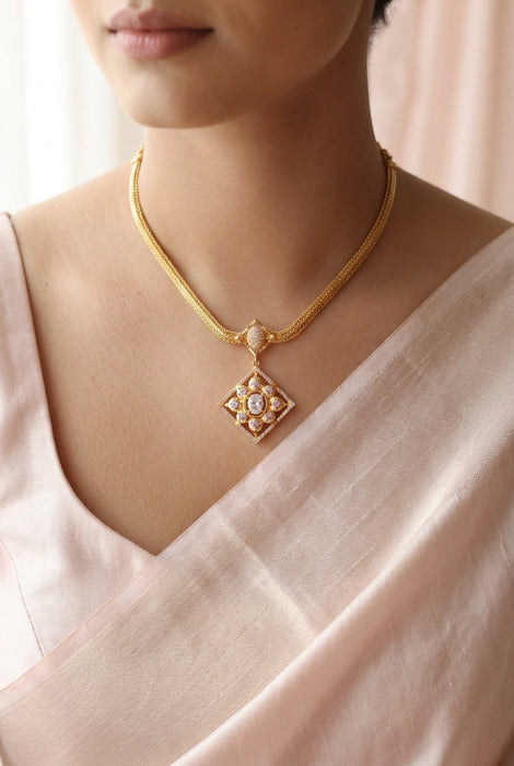 Heritage gold plated white stone short necklace with earrings HW1393