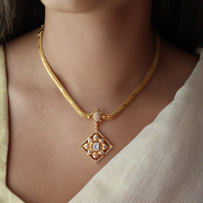 Heritage gold plated white stone short necklace with earrings HW1393
